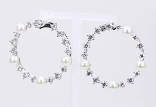 Chopard High Jewellery 6 ct. Diamond and Pearl 18k White Gold Earrings