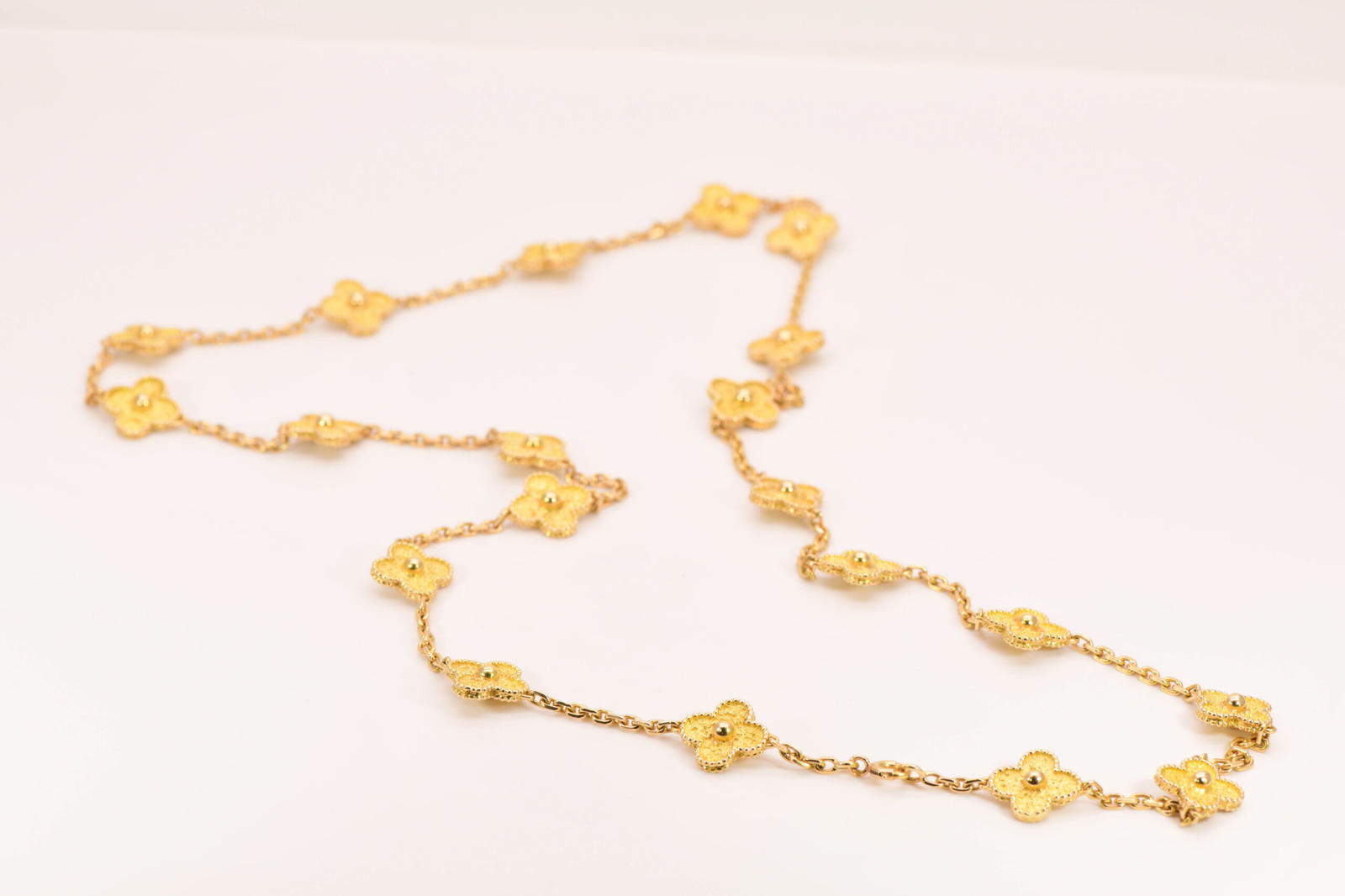 Vintage Alhambra Necklace Yellow Gold – STYLISHTOP