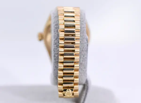 Rolex Oyster Perpetual Datejust 26mm 18k Gold Ladies Watch