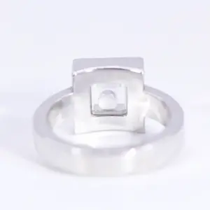 Chopard ‘Happy Diamonds’ 18k White Gold Ring