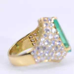 Bvlgari Emerald and Diamond 18k Yellow Gold Ring