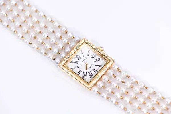 Chanel Mademoiselle Pearl Watch White Pearl & Yellow Gold Size XL